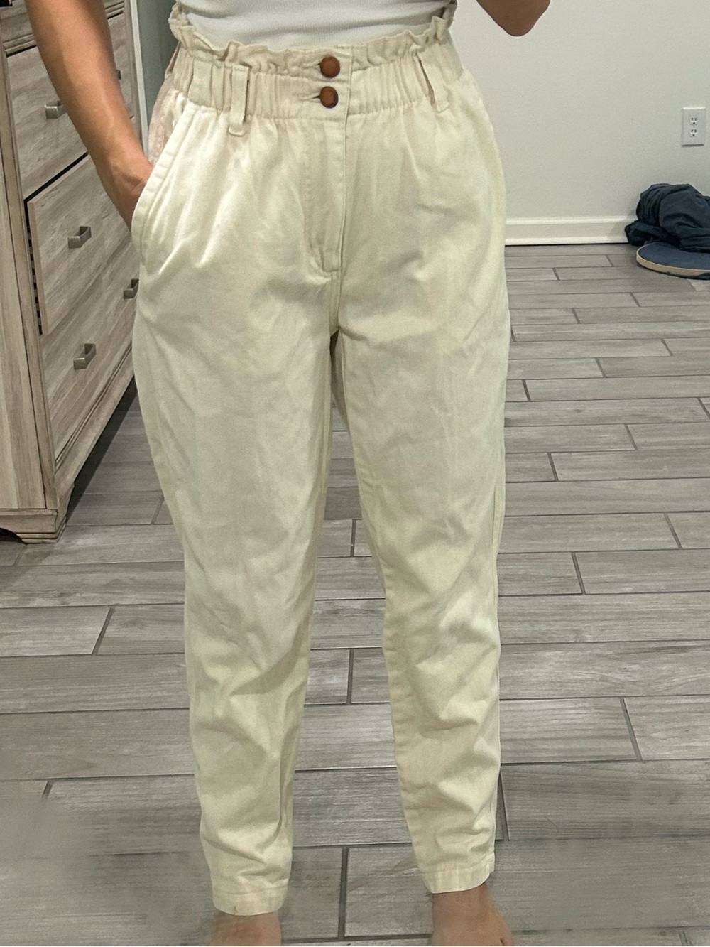 Universal Thread High-Waist Cream Paperbag Pants size 0